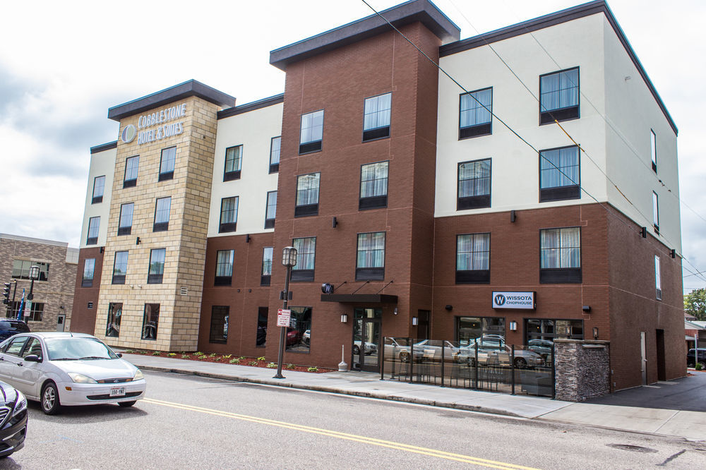 Cobblestone Hotel & Suites - Chippewa Falls Exterior foto